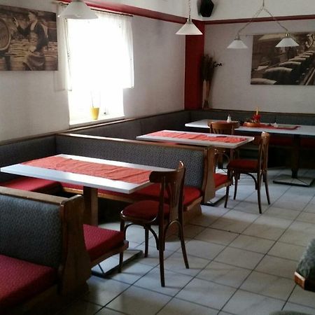 Hotel Makss Wels Zewnętrze zdjęcie