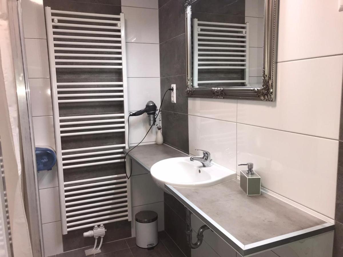Hotel Makss Wels Zewnętrze zdjęcie